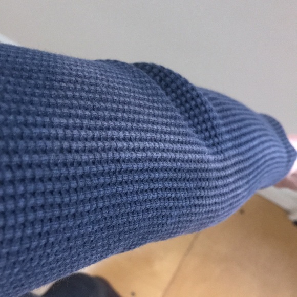 Waffle buttoned Crop Top - Picture 3 of 3